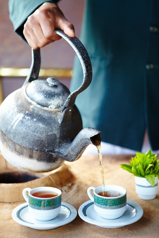 Tea pouring at the Heritance Tea Factory.