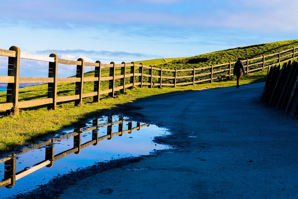 Walking along the Cliffs of Moher - Kuba Abramowicz