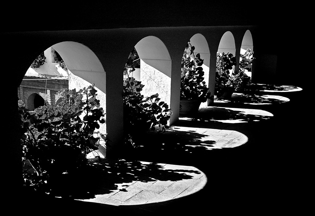 Ten windows (five real, five reflections) - gornabanja