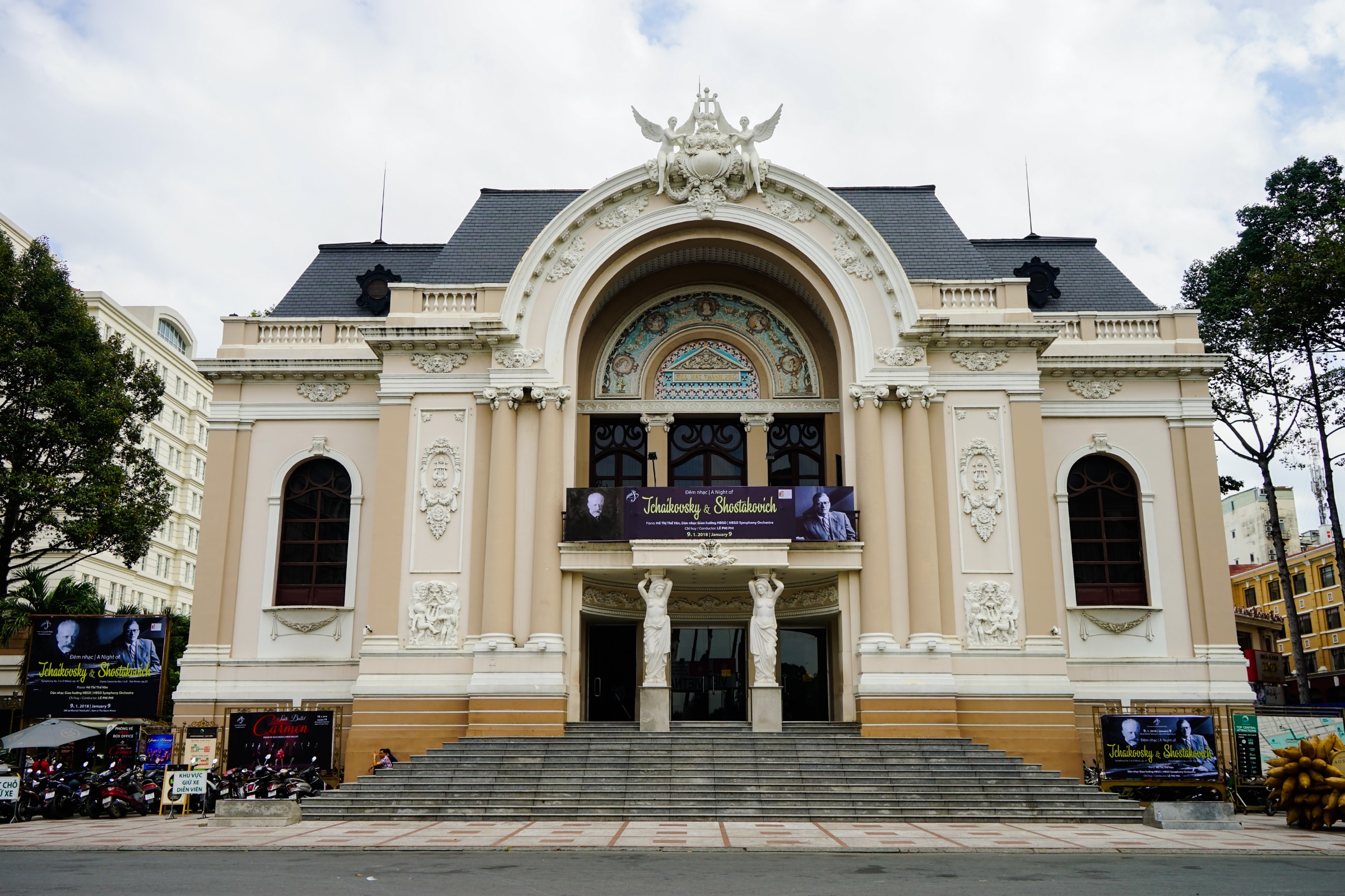 「Saigon Opera House」的圖片搜尋結果