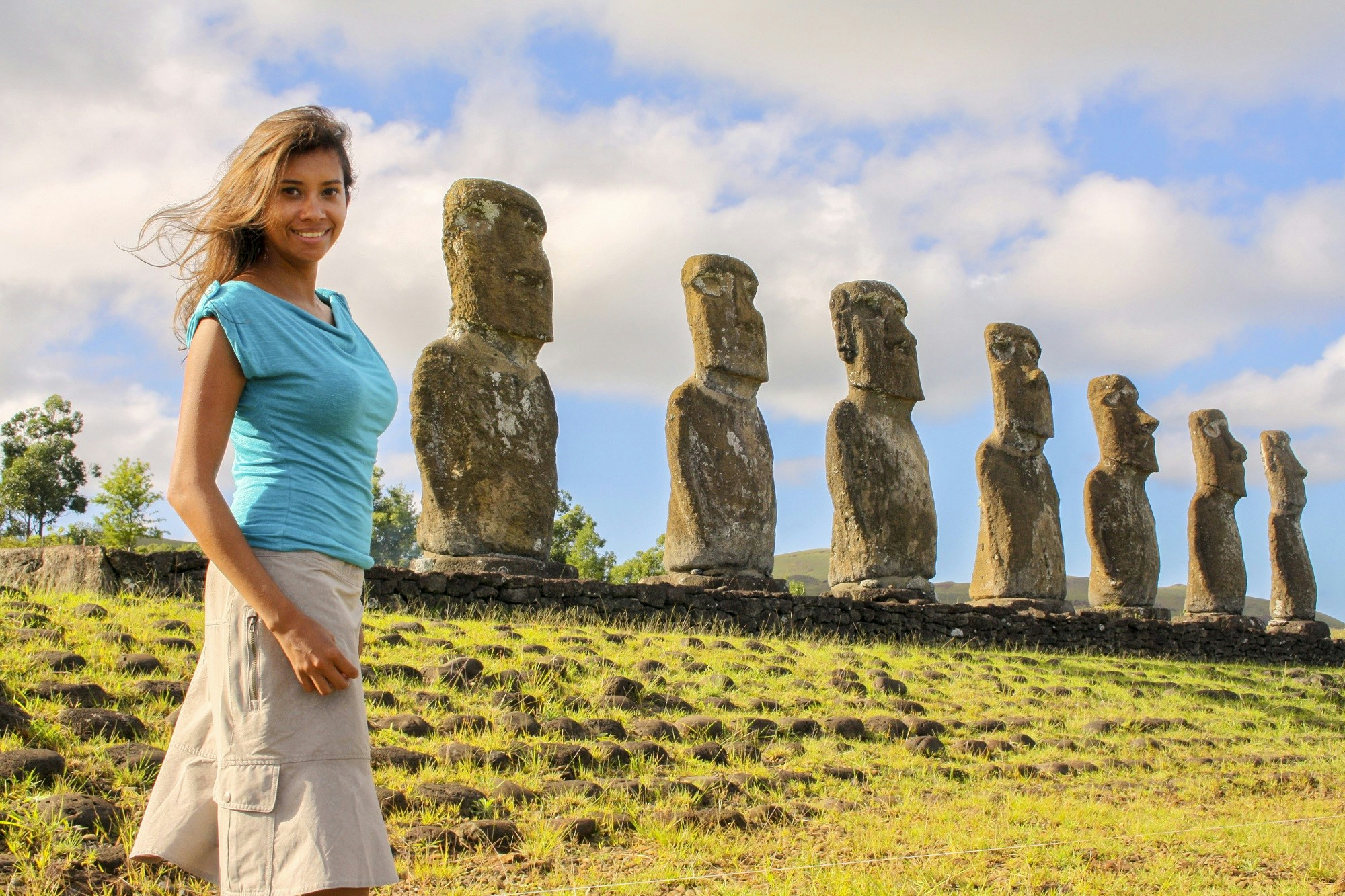 Kia Abdullah posing with the moai on Easter Island