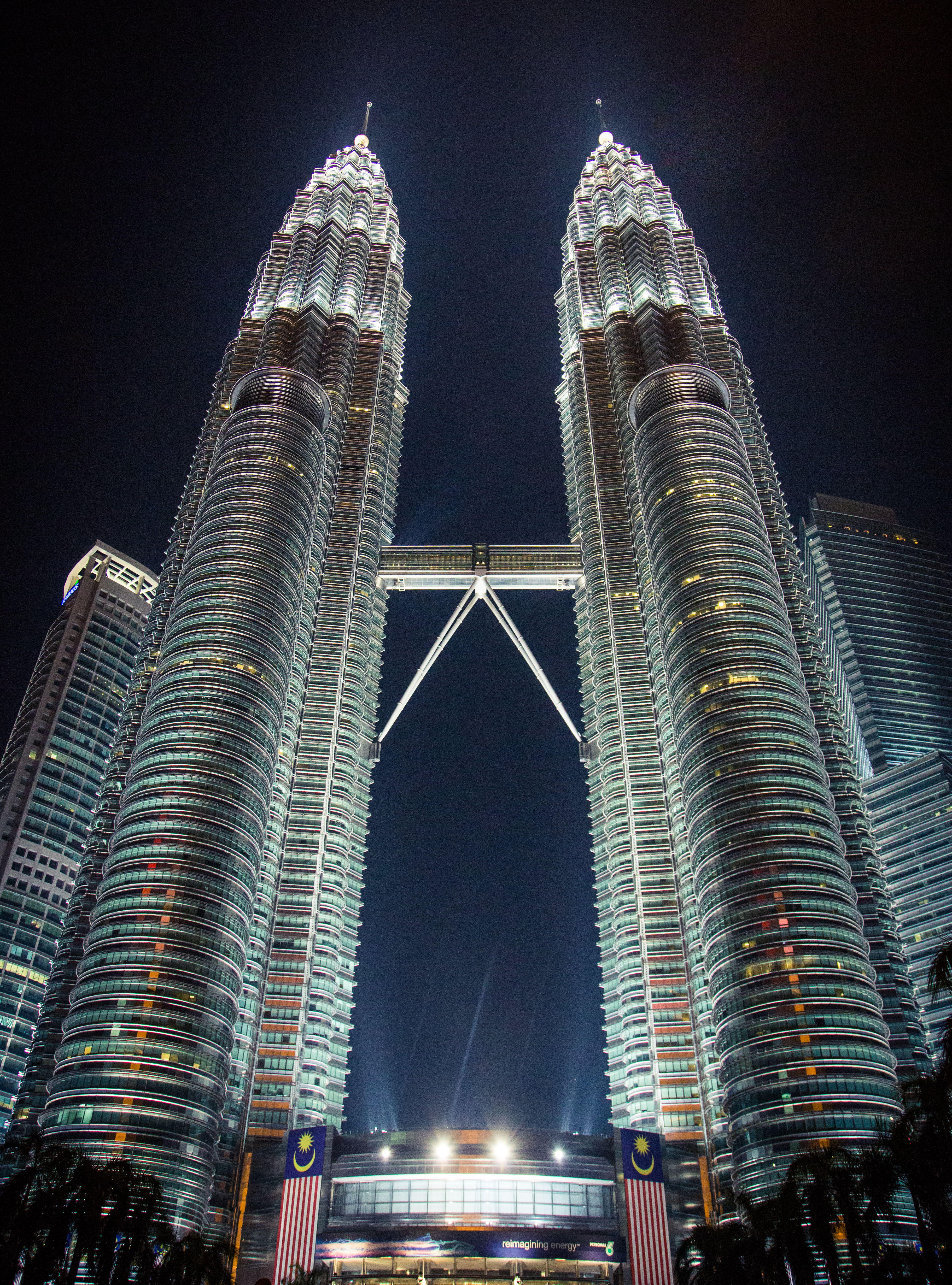 Petronas Towers Kuala Lumpur, Malaysia Attractions Lonely