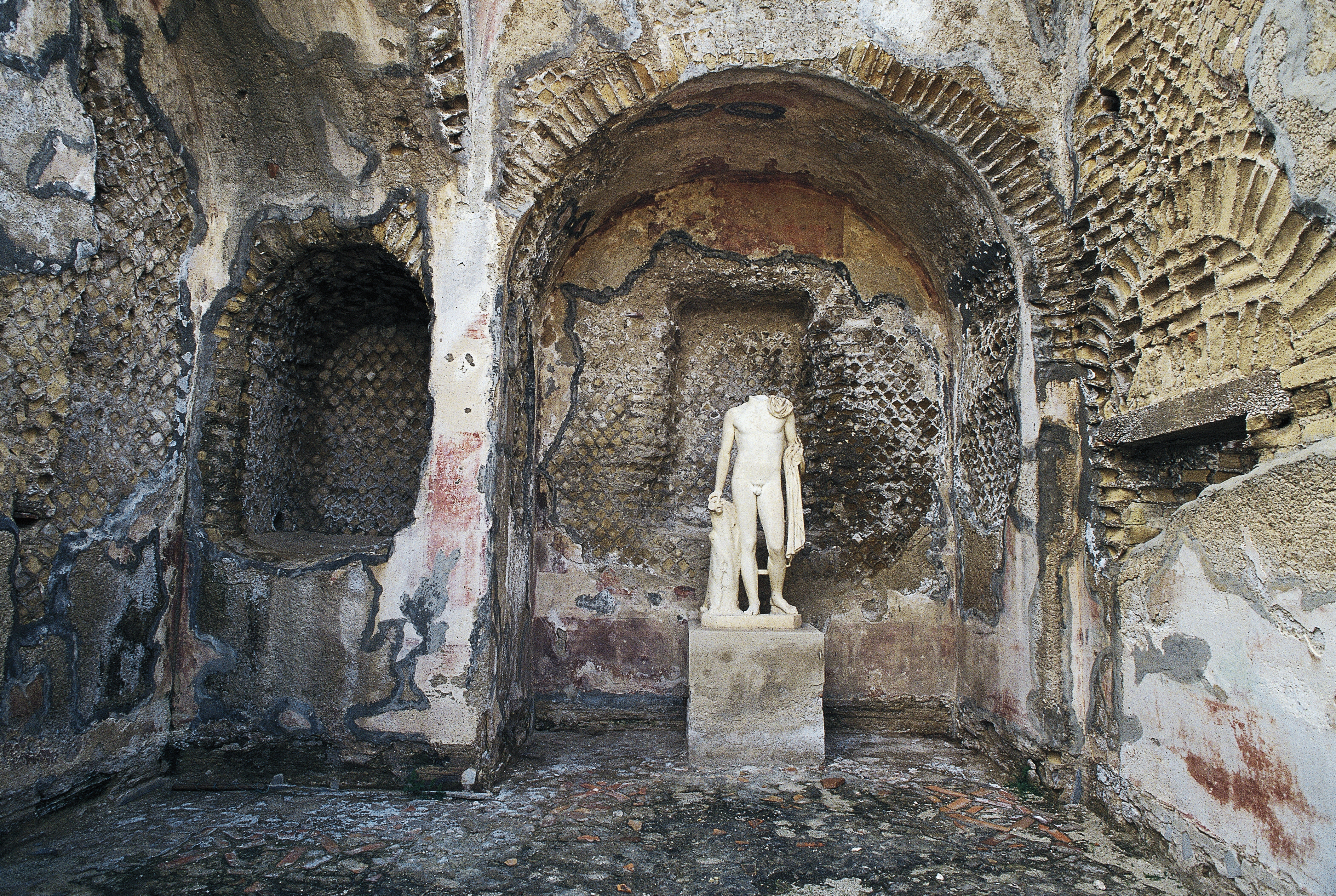 Parco Archeologico di Baia | Lucrino, Baia & Bacoli, Italy ...