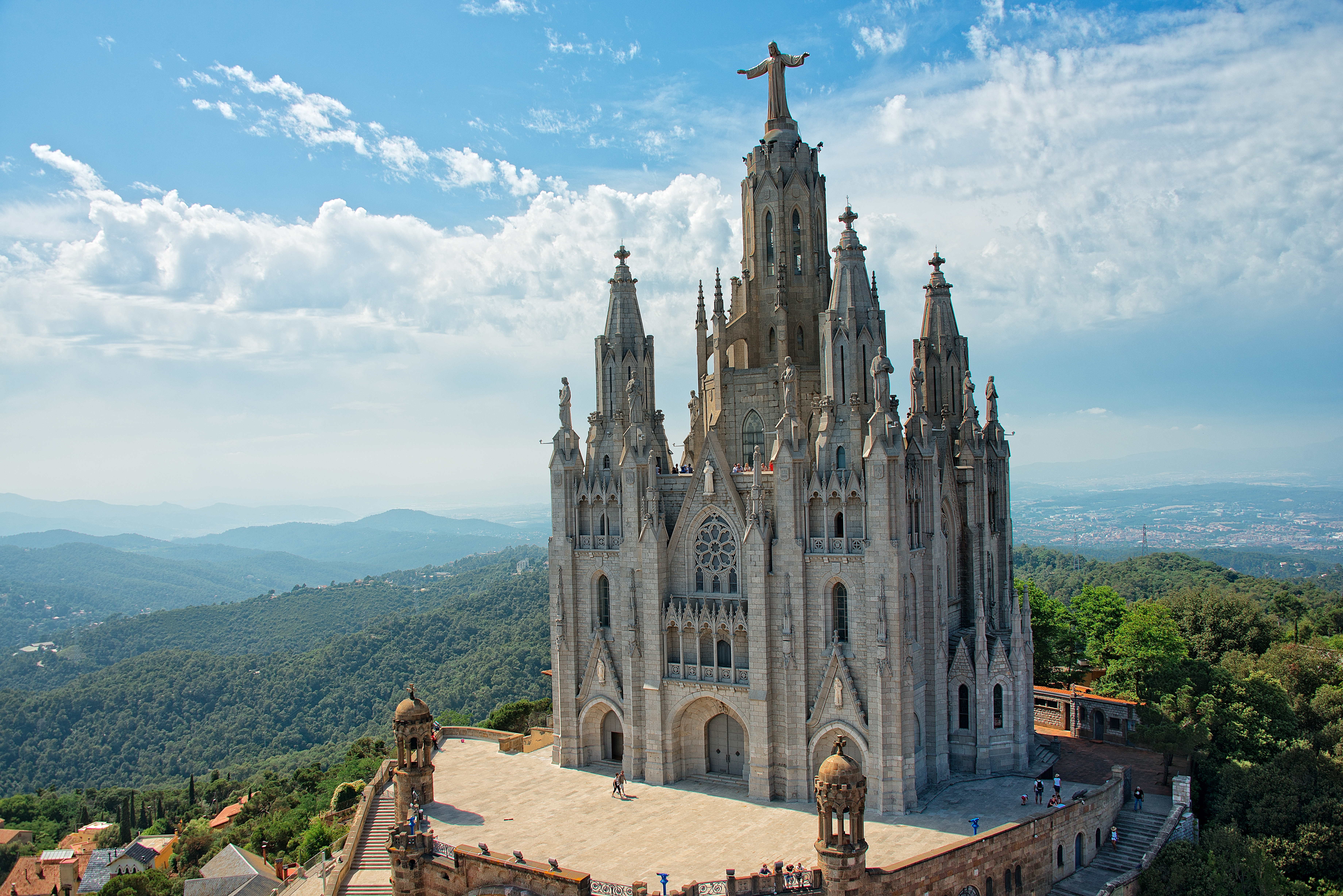 Basílica Del Sagrat Cor De Jesús Barcelona Spain Attractions