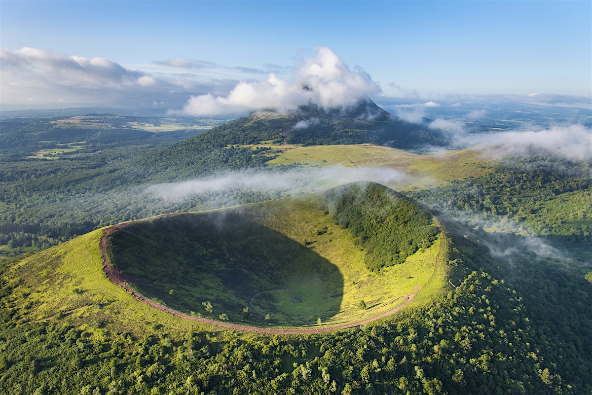 Parc Naturel Régional Des Volcans D Auvergne Région Des Volcans Dauvergne Kellydli 