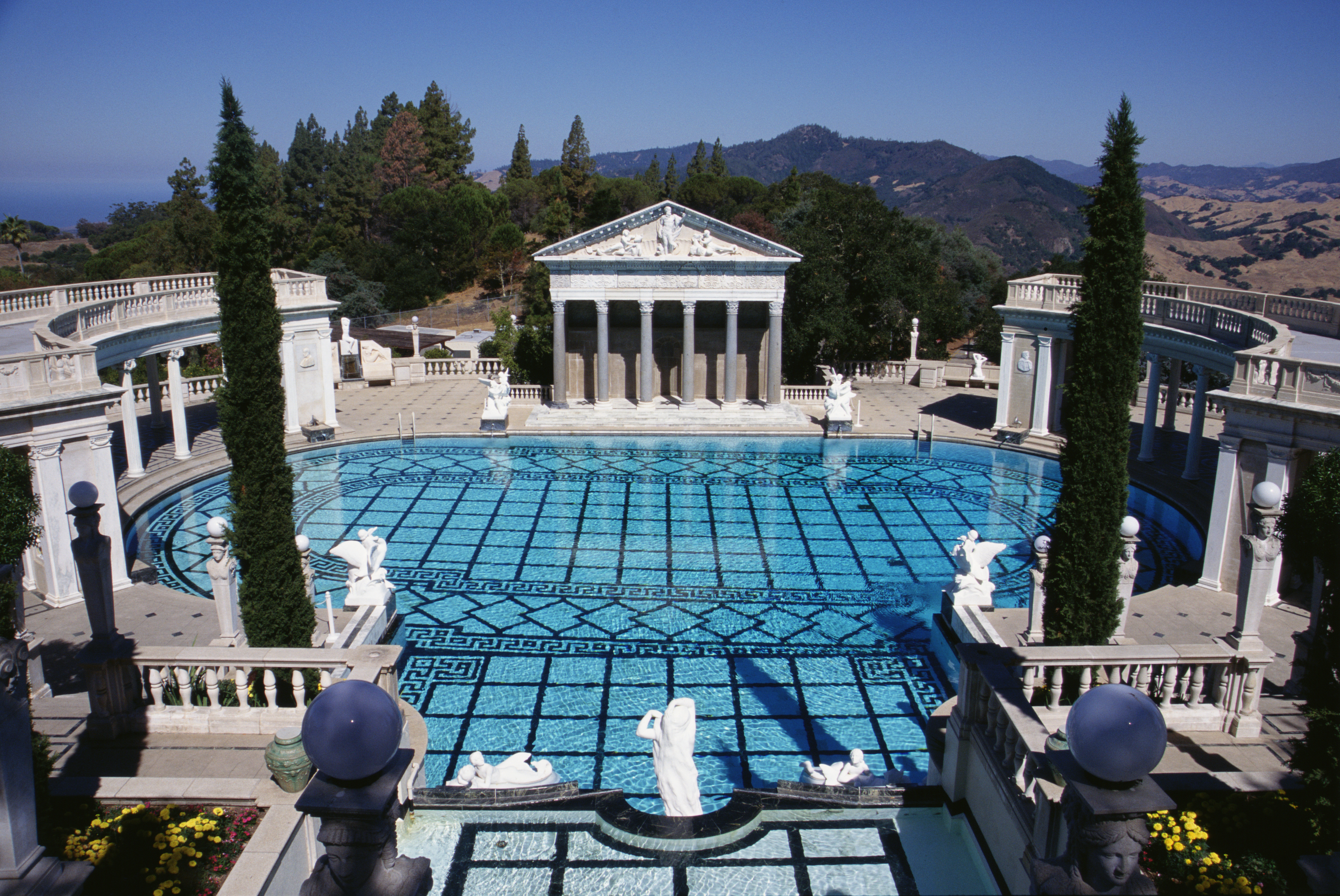 Hearst Castle San Simeon, USA Attractions Lonely