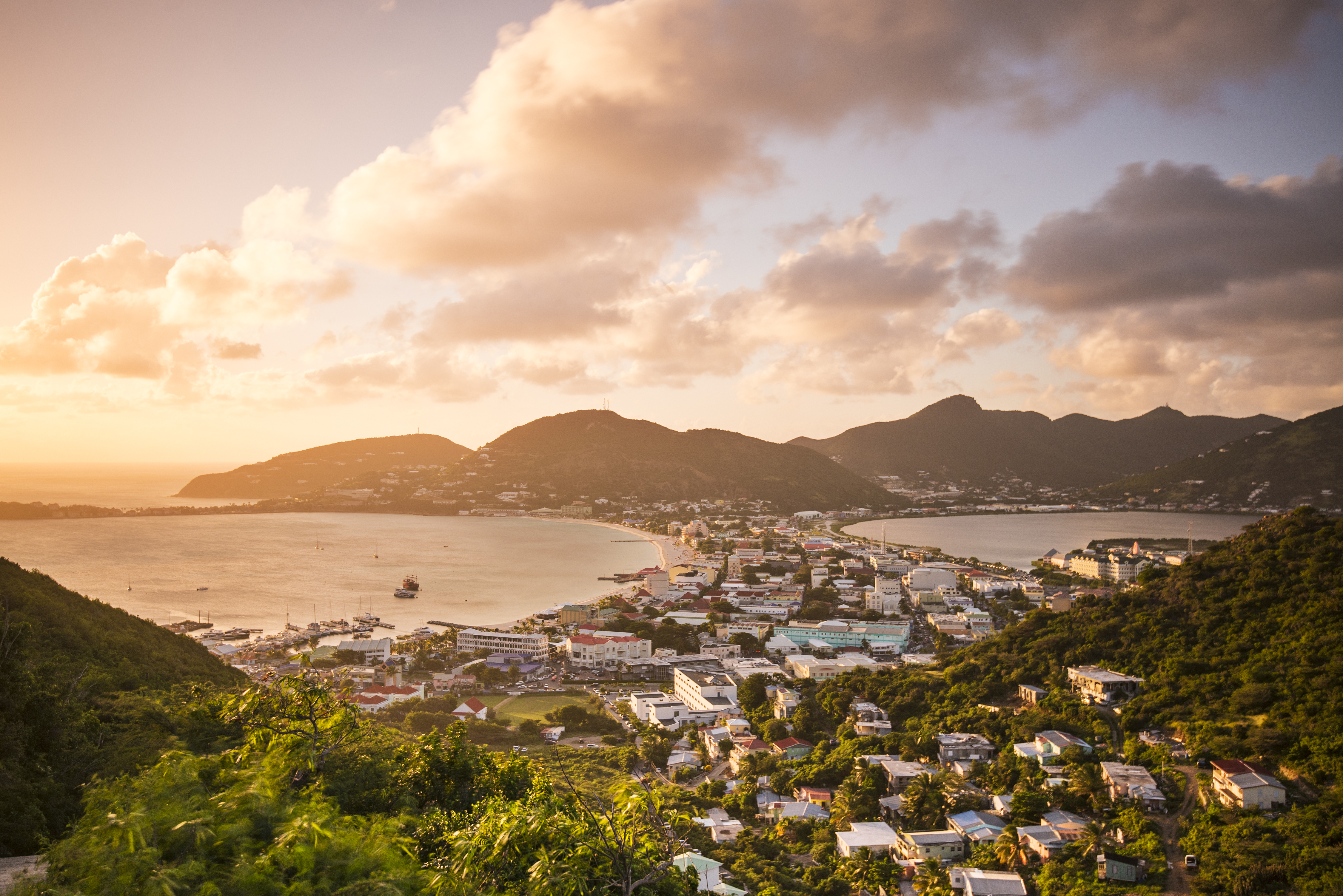 Sint Maarten Travel Lonely Planet   Shutterstock 170648438 